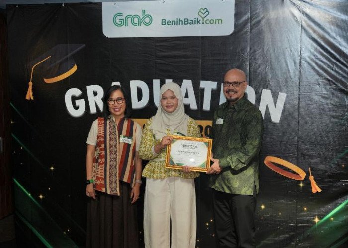11 Penerima Beasiswa GrabScholar Lulus S1, Mayoritas Cum Laude